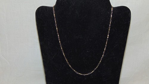 Gold tone bar and - bar, chain