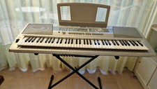 Piano numérique Yamaha DGX 200