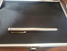 STYLO PLUME SHEAFFER TARGA  EN METAL TAILLE MOYENNE