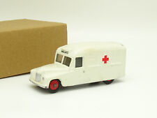 Dinky Toys GB SB 1/43 - Daimler Ambulance 253