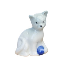 Ancienne Figurine Miniature, Chat avec Balle, Sujet Porcelaine 38mm Bibelot 1930