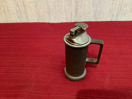 Ancien briquet sur support - "ancien,