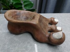 Cendrier pied humain en bois