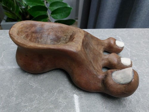 Cendrier pied humain bois - cendrier,