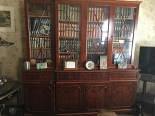 Beau vaisselier en bois massif