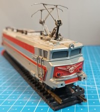 Jouef : locomotive électrique CC 40101 SNCF réf. 843E un pantographe manquant