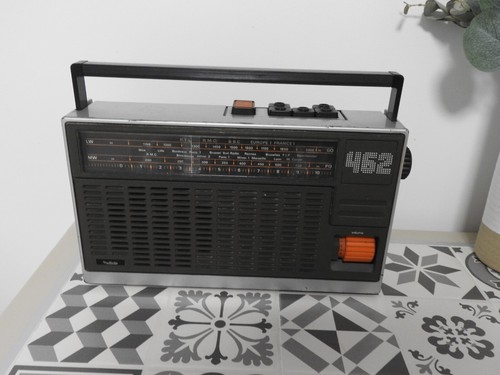 Ancien poste radio transistor