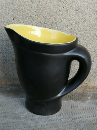 Pichet céramique noir - , forme