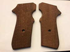 Paire de plaquettes de crosse pistolet ? bois 12 cm de long