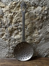 Ancienne Ecumoire en aluminium