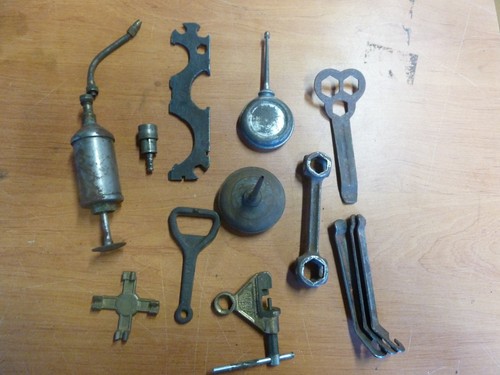 Ancien vélo lot outils - ancien,