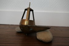 ANCIENNE LAMPE A HUILE LAITON