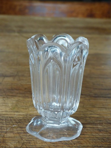 Petit vase violettes - a,