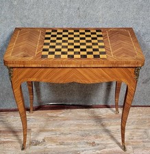 Table a jeux style Louis XV en marquéterie sur fond de bois de rose vers 1880
