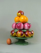 IMPORTANTE BARBOTINE MAJOLIQUE COUPE TROMPE L OEIL AUX FRUITS POMMES ORANGE ETC