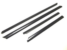 Neuf Audi A4 8D D5 95-2001Lower Bas Portes Bords Protection Caoutchouc Set 4 Pcs