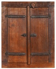 Fenêtre Petite Grille En Bois