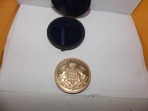 Medaille bronze argente - medaille, ville
