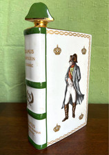 Carafe bouteille vide porcelaine blanche cognac livre camus napoléon France