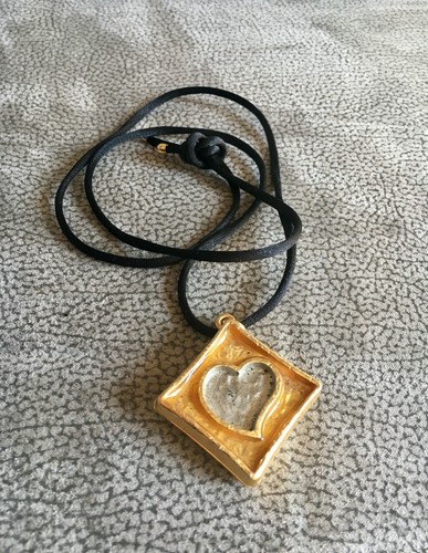 Ancien pendentif coeur - coeur, opium