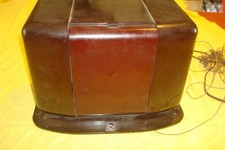 ANCIEN POSTE DE RADIO RADIOLA EN BAKELITE