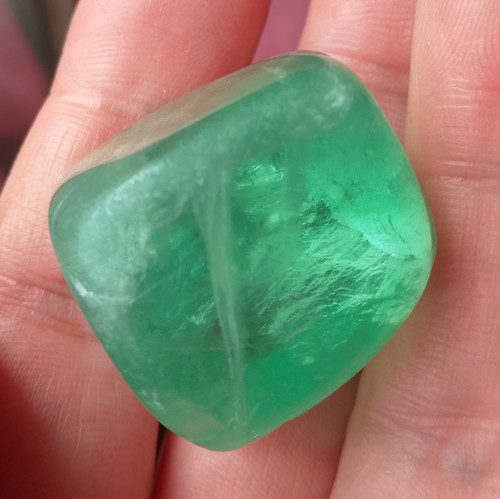 27.2gr 23x23x20mm fluorite