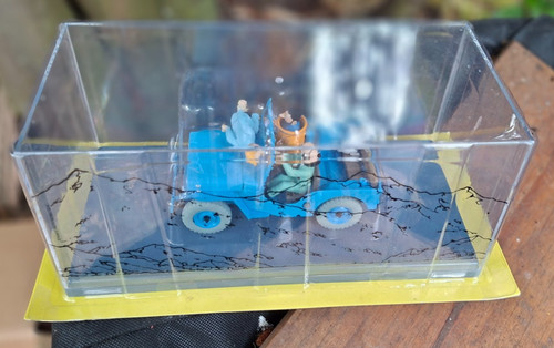 Tintin jeep bleue - tintin,