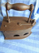 ANCIEN FER A REPASSER A BRAISE