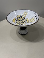 CÉRAMIQUE SUR PIED ATTRIBUÉ