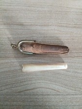 Fume Cigarette Ancien En Nacre Avec Étui Dans L État