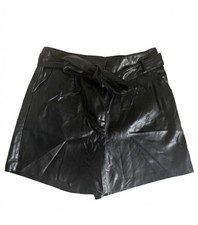 Short En Cuir
