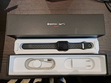 APPLE WATCH SERIES 3 - EDITION NIKE - 42 MM - TRES BON ETAT - NOIR - ALUMINIUM