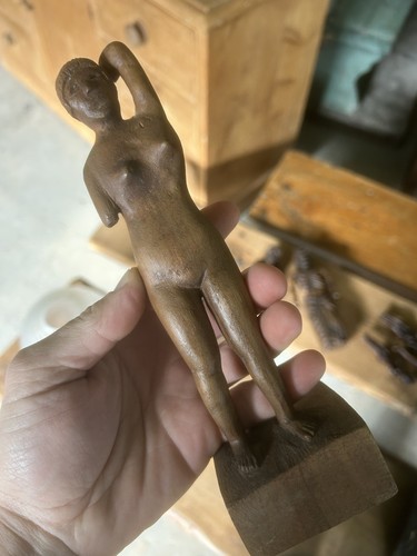 Statuette bois sculpté - statuette,