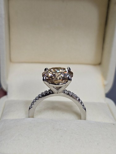Bague solitaire moissanite - bague, solitaire,