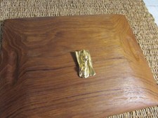 broche:pendentif  vintage charles jourdan métal doré 