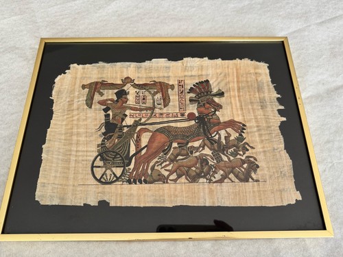 Ancien papyrus égyptien avec