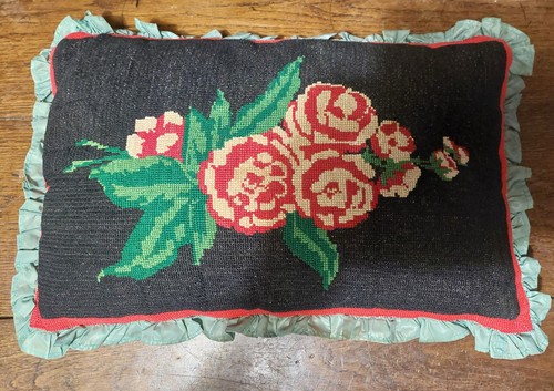 Coussin tapisserie aux petits