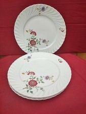 4 grandes assiettes plates en faïence Luneville K&G, festonnées, motif floral.
