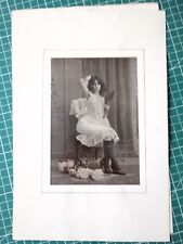 BG054 Photo de revue circa 1920 BE modèle féminin dentelles sous vêtements