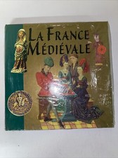 LA FRANCE MEDIEVALE / GUIDES