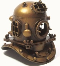 Réplique figurine statuette statue Casque plongée ancien Scaphandrier déco mer