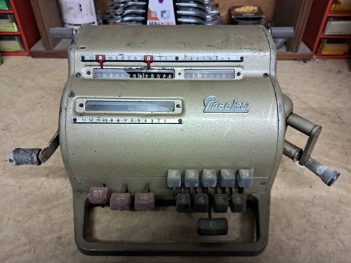 Machine calculer precisa - calculer,