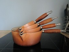 4 Casseroles avec bec verseur