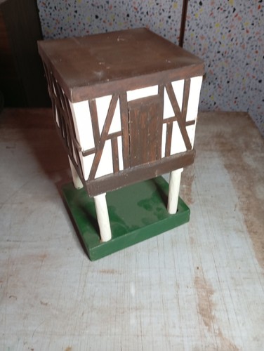 Maquette carton cabane - en, sur
