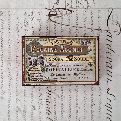 Ancienne boite pastilles à - de,