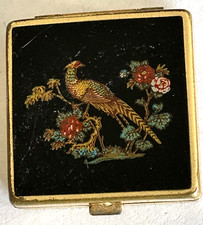 Ancienne petite boîte métal