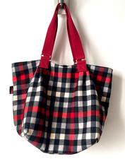 Grand Sac Carreaux Rouge Noir Blanc Bensimon état Neuf 34 x 48cm Fond 30 x 32cm