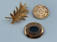 LOT 3 BROCHES PLAQUE OR 14