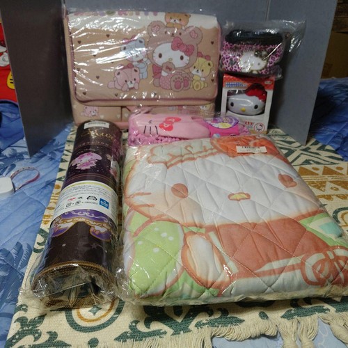 Hello kitty piece character - kitty,