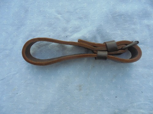 Boucleteau porte sabre - sabre, troupe